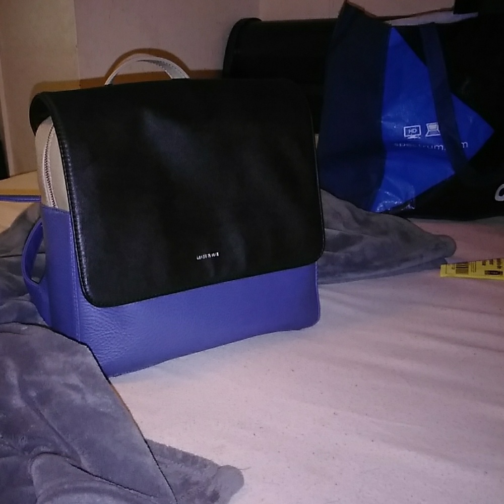 Matt&Nat 'pacific'faux leather.🦋💼🐝